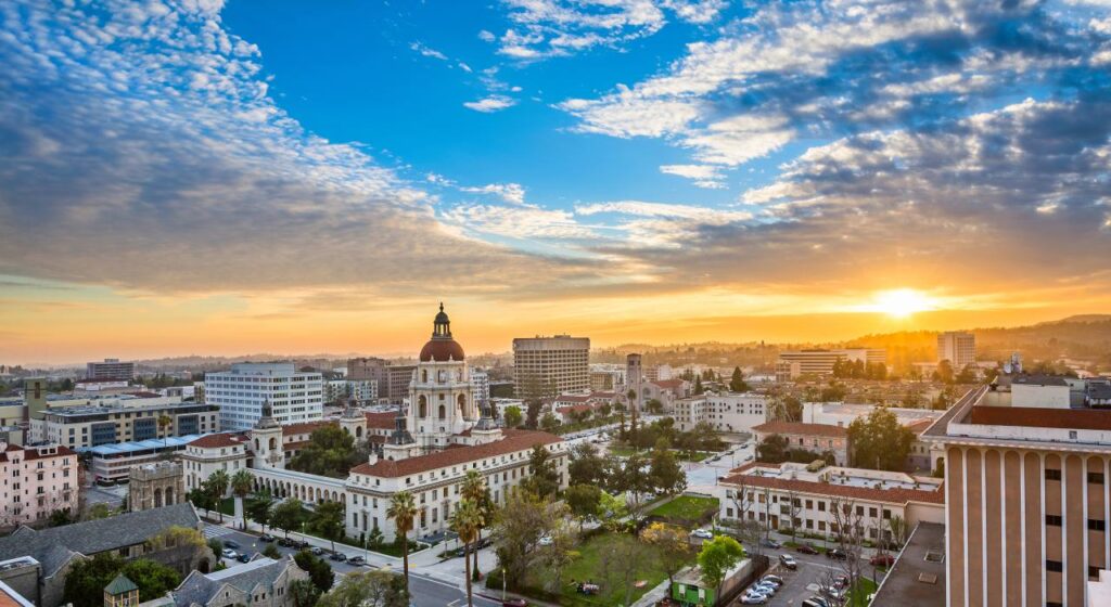 Pasadena, Moving to Los Angeles